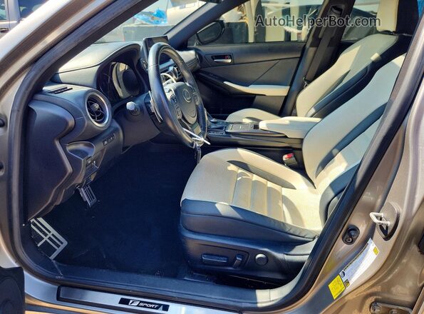 JTHGZ1B29M5048354 2021 LEXUS IS Серебряный Вид салона спереди