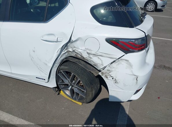 JTHKD5BH9G2262299 2016 LEXUS CT 200H White Front view