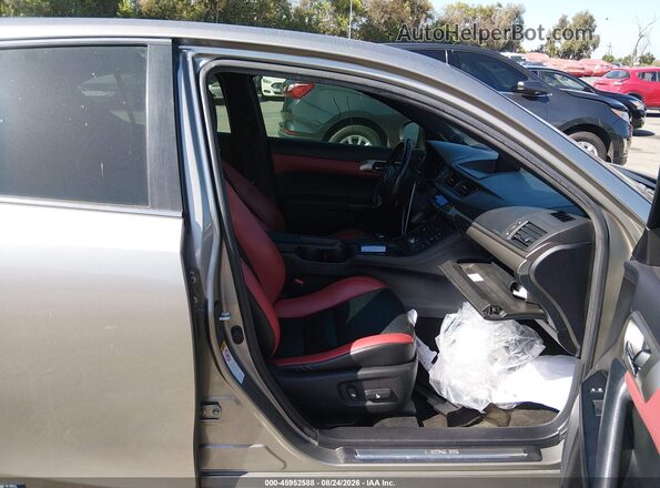 JTHKD5BHXG2272274 2016 LEXUS CT 200H Серебряный Вид салона спереди