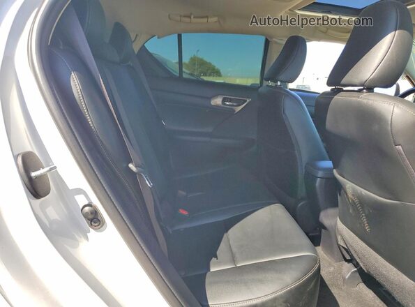 JTHKD5BHXH2293692 2017 LEXUS CT White Вид задніх сидінь