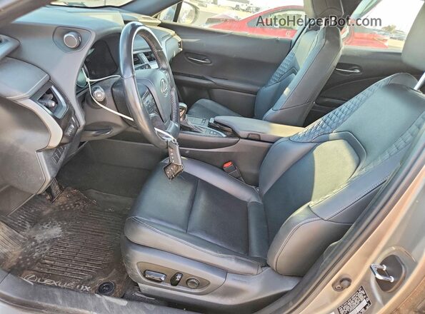 JTHP9JBH8M2044933 2021 LEXUS UX Silver Սալոնի դիմացի տեսք