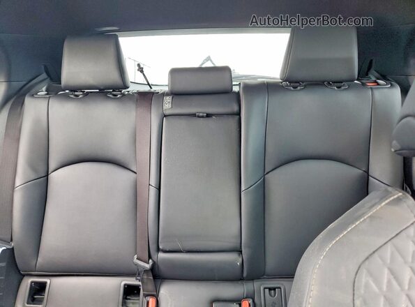 JTHU9JBH8K2002083 2019 LEXUS UX Серебряный Вид задних сидений
