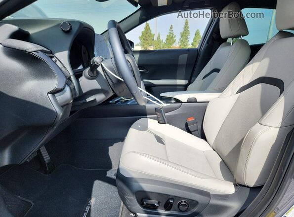 JTHUCJDH4T2015994 2026 LEXUS UX Gray Вид салону спереду