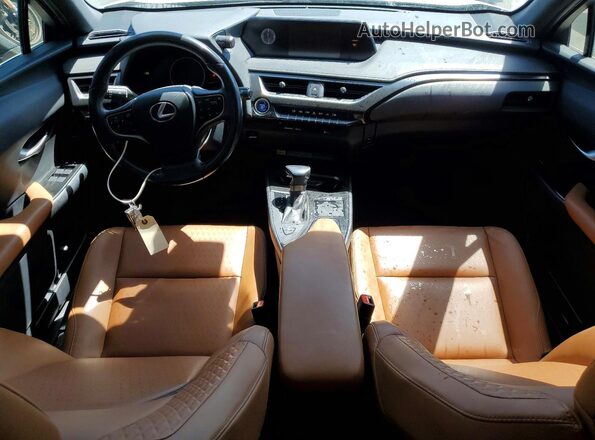 JTHX9JBH7M2052926 2021 LEXUS UX Silver წინა პანელის ხედი