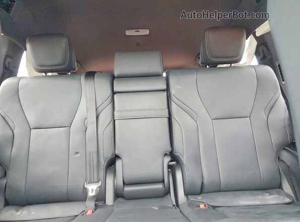 JTJAB7CX2P4015339 2023 LEXUS LX White Widok tylnych siedzeń