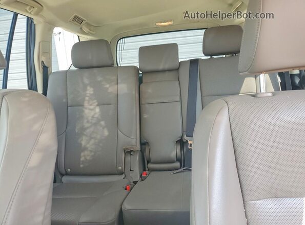 JTJAM7BX0N5310555 2022 LEXUS GX Серебряный Вид задних сидений