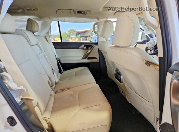 JTJAM7BX2M5279677 2021 LEXUS GX White Вид задньої частини салону