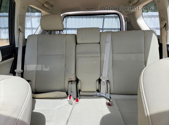 JTJAM7BX5P5372374 2023 LEXUS GX White Vista de los asientos traseros