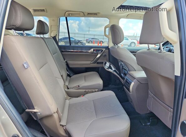 JTJAM7BX6M5300403 2021 LEXUS GX Silver Vista interior trasera