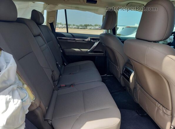 JTJAM7BX6P5383416 2023 LEXUS GX White Widok wnętrza z tyłu