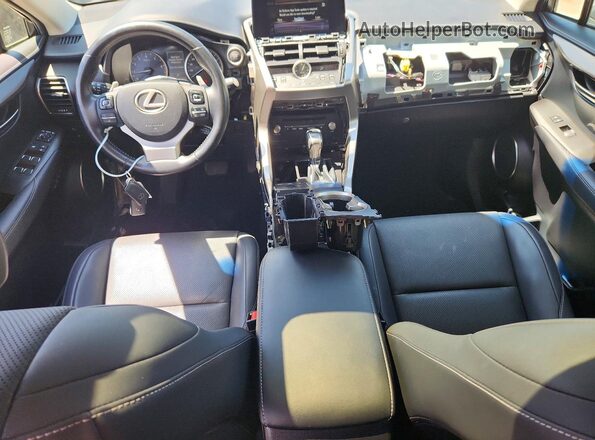 JTJBARBZ1K2184486 2019 LEXUS NX Серебряный Вид панели приборов