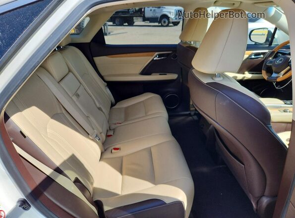 JTJBZMCA3H2022906 2017 LEXUS RX White Vista de los asientos traseros