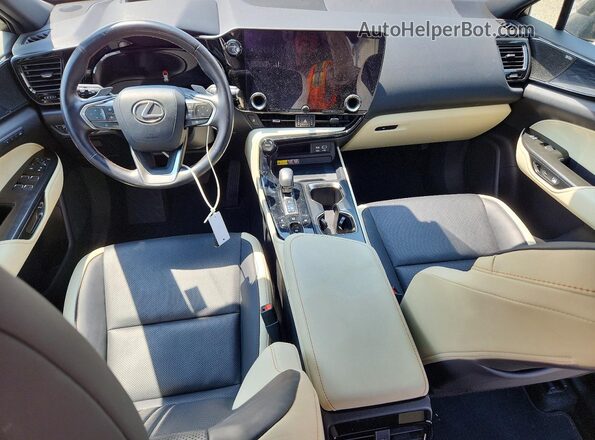 JTJGKCEZ7R2023808 2024 LEXUS NX Silver Vista del salpicadero