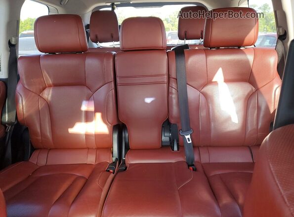 JTJHY7AX4H4236944 2017 LEXUS LX White Widok tylnych siedzeń