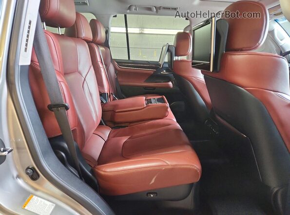 JTJHY7AX6H4234709 2017 LEXUS LX Gray Widok wnętrza z tyłu