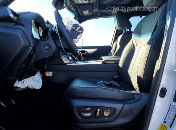 JTJMB7CX0S4077828 2025 LEXUS LX White Вид салону спереду