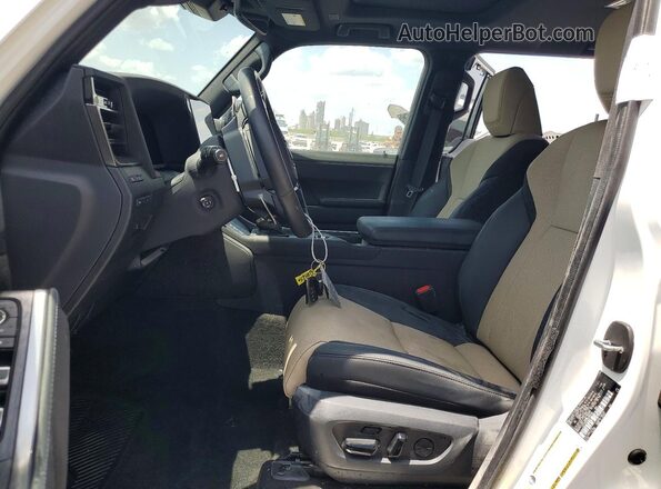 JTJTBCDX8R5030053 2024 LEXUS GX White წინა სალონის ხედი