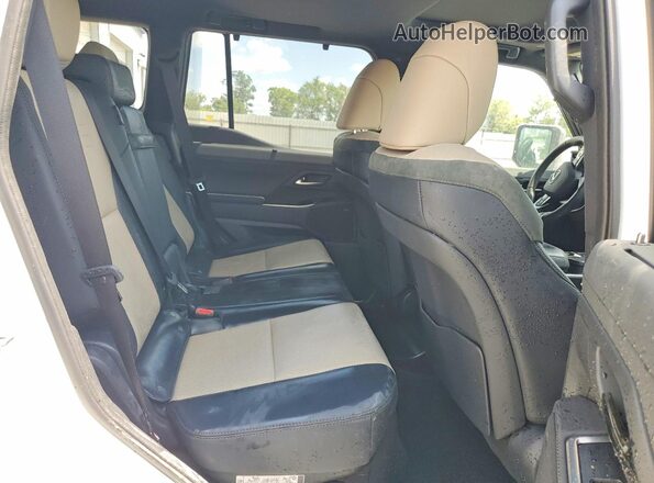 JTJTBCDX8R5030053 2024 LEXUS GX White უკანა სალონის ხედი