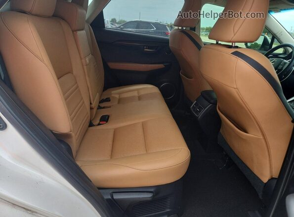 JTJYARBZ3H2078320 2017 LEXUS NX White Widok wnętrza z tyłu