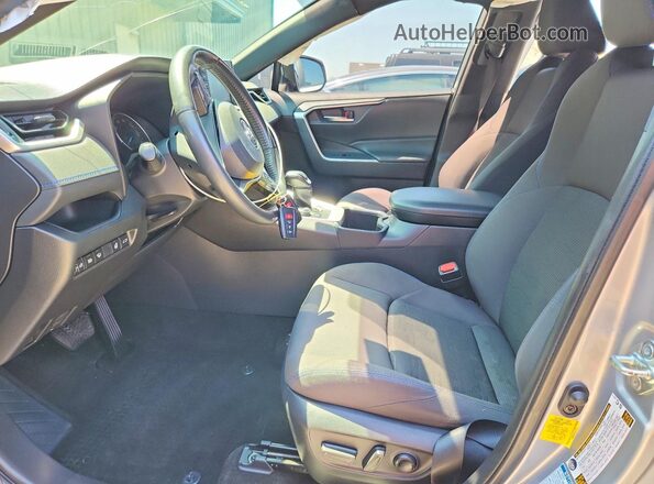 JTM16RFV2ND057892 2022 TOYOTA RAV4 Серебряный Вид салона спереди