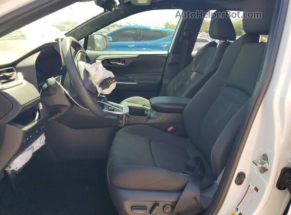 JTM16RFV5RJ054170 2024 TOYOTA RAV4 White Вид салону спереду
