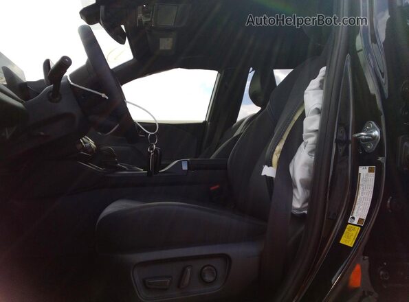 JTM6CRAV1TD312972 2026 TOYOTA RAV4 Черный Вид салона спереди