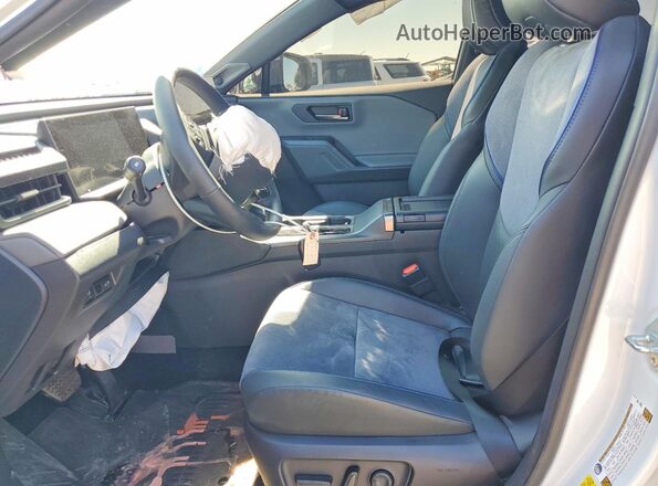 JTM6CRAV1TJ002399 2026 TOYOTA RAV4 White Front interior view