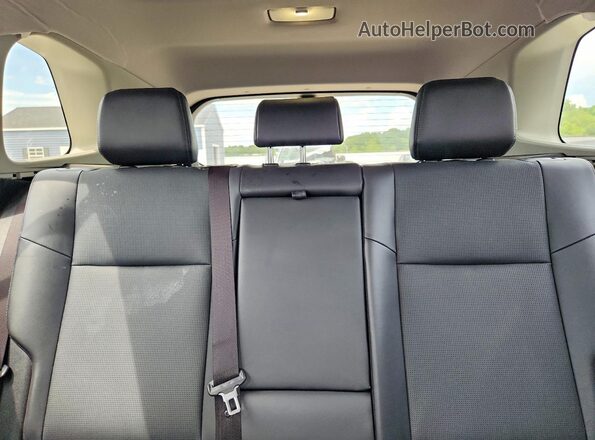 JTM6CRAV6TD302535 2026 TOYOTA RAV4 Blue Widok tylnych siedzeń