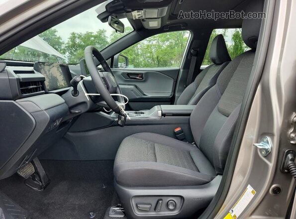 JTM7ERAV6TJ008133 2026 TOYOTA RAV4 Коричневый Вид салона спереди