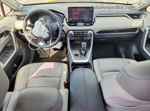 JTMA1RFV5KD511515 2019 TOYOTA RAV4 Silver Widok deski rozdzielczej