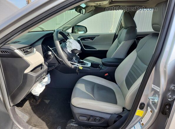 JTMA1RFV5KD511515 2019 TOYOTA RAV4 Silver Widok wnętrza z przodu