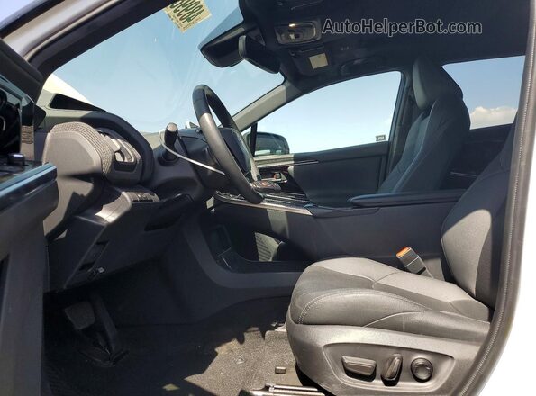 JTMAAAAA3PA016535 2023 TOYOTA BZ4X White Widok wnętrza z przodu