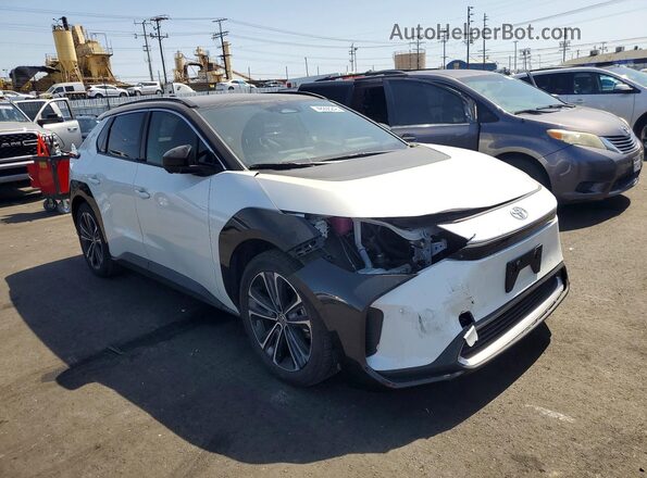 JTMAAAAA3PA016535 2023 TOYOTA BZ4X White Przód prawy