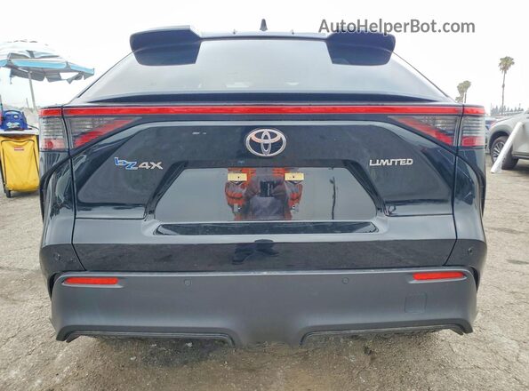 JTMAAAAA5PA017931 2023 TOYOTA BZ4X Черный Вид сзади