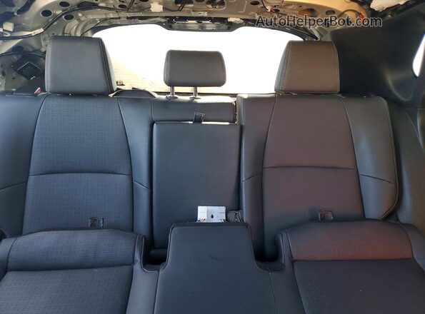 JTMAAAAA6PA026640 2023 TOYOTA BZ4X Silver Vista de los asientos traseros