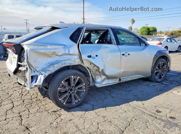 JTMAAAAA6PA026640 2023 TOYOTA BZ4X Silver Trasero derecho