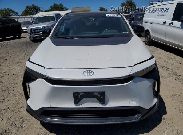 JTMAAAAA6PA027173 2023 TOYOTA BZ4X White Դիմացի տեսք