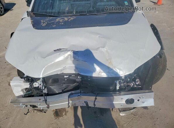 JTMAAAAA7RA054854 2024 TOYOTA BZ4X White Widok wnętrza z tyłu