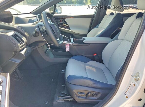 JTMABABA0SA098616 2025 SUBARU SOLTERRA Белый Вид салона спереди