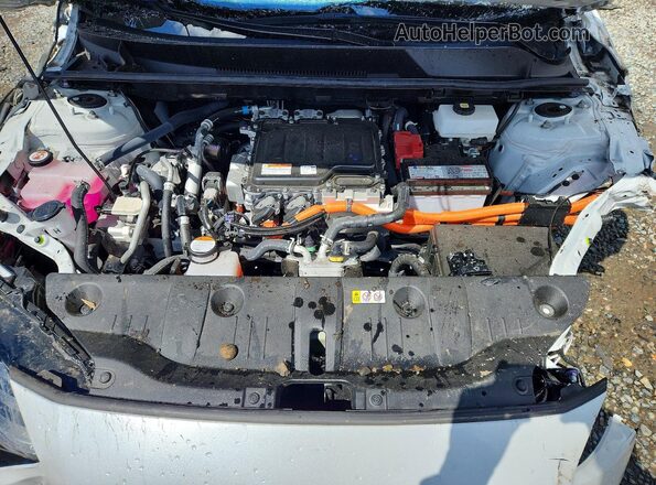 JTMABABAXRA065830 2024 SUBARU SOLTERRA White Widok wnętrza z tyłu