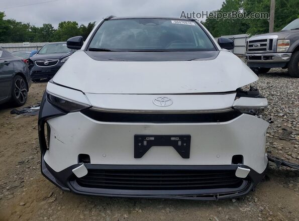 JTMABACA2RA085472 2024 TOYOTA BZ4X White Դիմացի տեսք