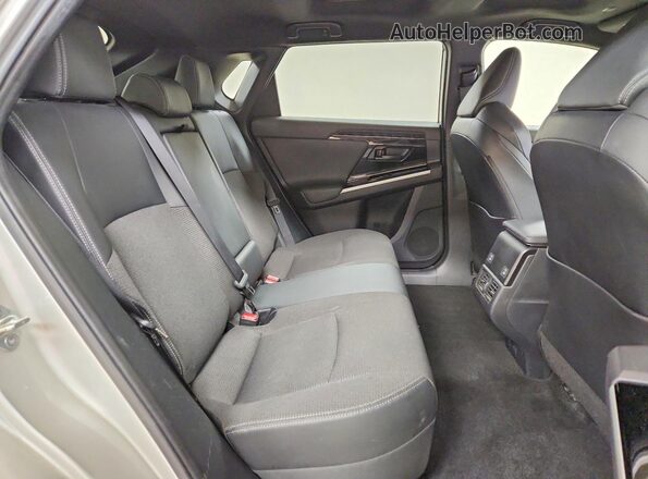 JTMABACAXPA022519 2023 TOYOTA BZ4X Серебряный Вид задней части салона