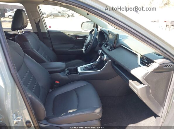 JTMB6RFV0ND069544 2022 TOYOTA RAV4 HYBRID Gray Front interior view