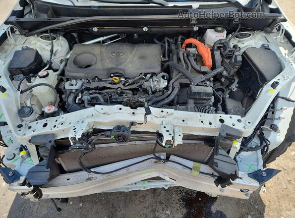 JTMB6RFV2ND063776 2022 TOYOTA RAV4 White Rear interior view