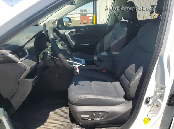 JTMB6RFV4SJ091060 2025 TOYOTA RAV4 White წინა სალონის ხედი