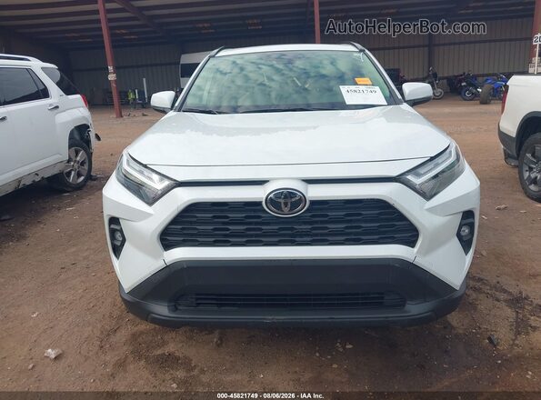 JTMB6RFV8SJ077758 2025 TOYOTA RAV4 HYBRID White Vista interior trasera