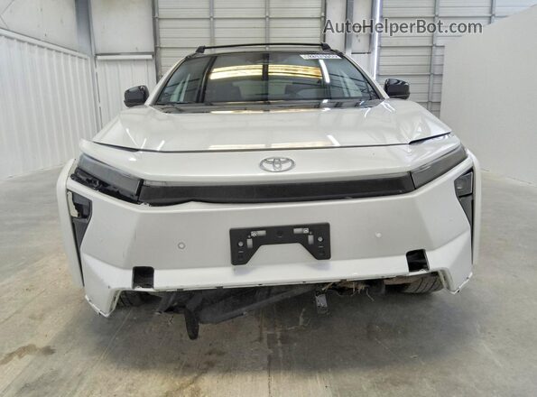 JTMBCAEB8TA005364 2026 TOYOTA BZ White Vista frontal