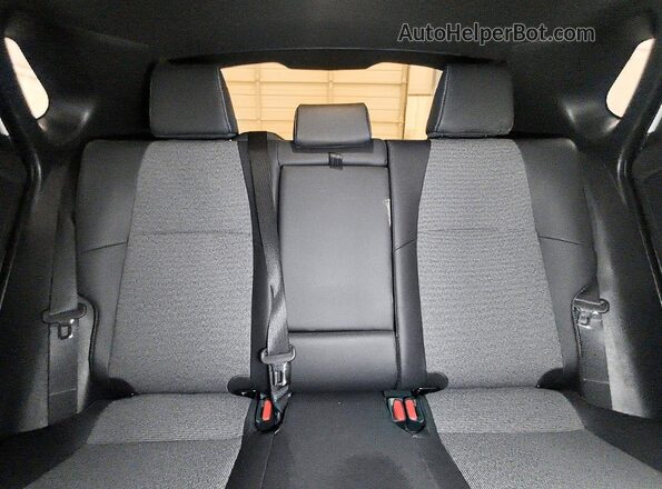 JTMBCAEB8TA005364 2026 TOYOTA BZ White Vista de los asientos traseros