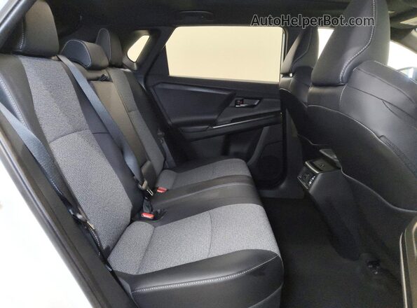 JTMBCAEB8TA005364 2026 TOYOTA BZ White Vista interior trasera