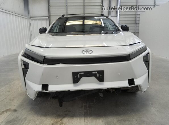 JTMBCAEB8TA005364 2026 TOYOTA BZ White Vista interior de 360 grados